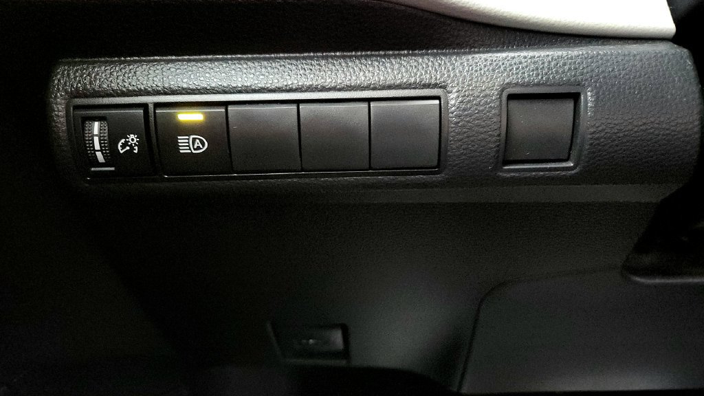 Used 2023 Toyota Corolla LE w/ Carpet Mat Package (TMS) FWD image 32