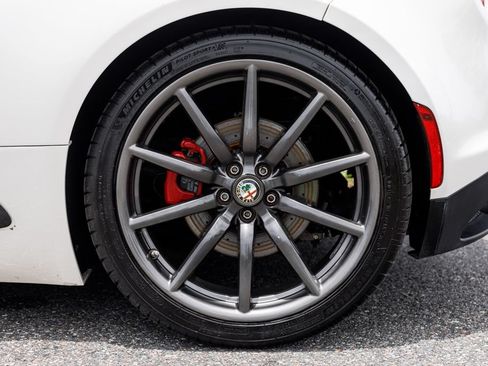 Used 2016 Alfa Romeo 4C Spider w/ Convenience Group - Spider RWD image 30