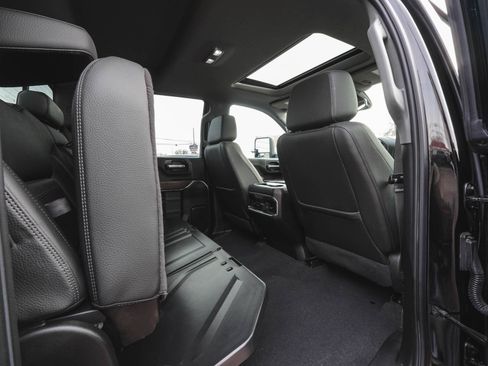 Used 2022 GMC Sierra 3500 Denali image 37