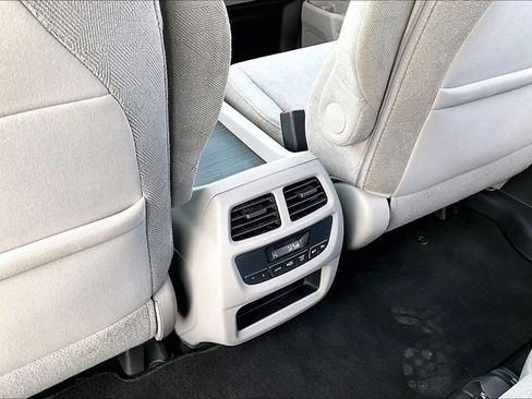 Used 2019 Honda Pilot EX image 10