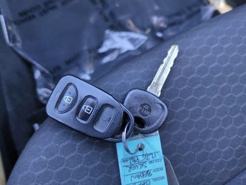 Used 2020 Hyundai Elantra SEL w/ Cargo Package (C1) FWD image 25