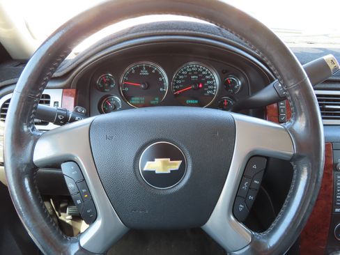 Used 2012 Chevrolet Avalanche LTZ AWD/4WD image 20