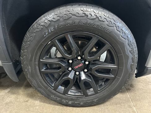 Used 2024 GMC Sierra 1500 Elevation AWD/4WD image 6