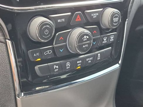 Used 2019 Jeep Grand Cherokee Altitude AWD/4WD image 22