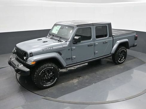 Used 2024 Jeep Gladiator Sport image 31