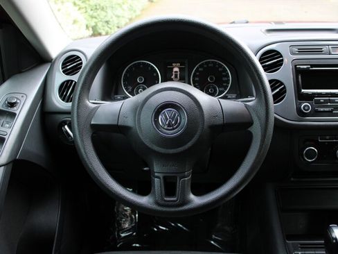 Used 2012 Volkswagen Tiguan S image 16
