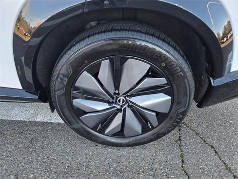 Used 2024 Nissan Ariya AWD image 12