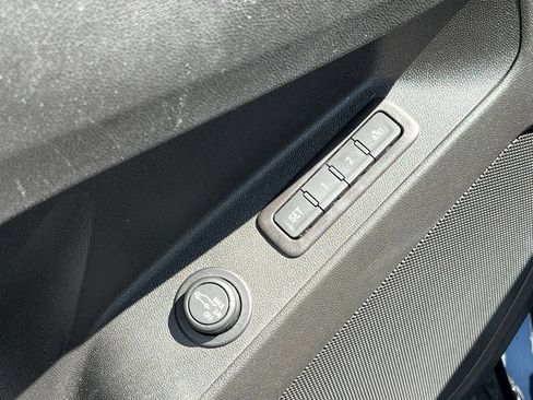 Used 2021 Chevrolet Equinox Premier AWD/4WD image 19