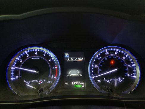 Used 2019 Toyota Highlander Limited image 23