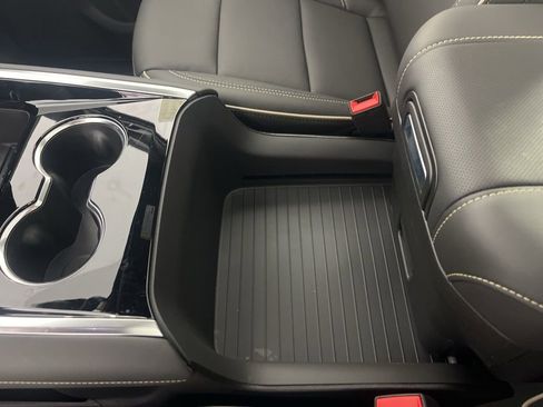 New 2026 Chevrolet Suburban Premier image 42