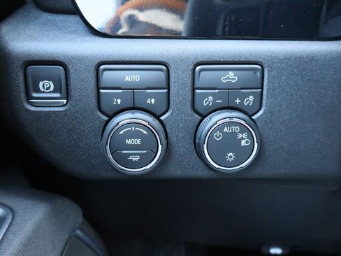 Used 2026 Chevrolet Silverado 1500 LT image 12