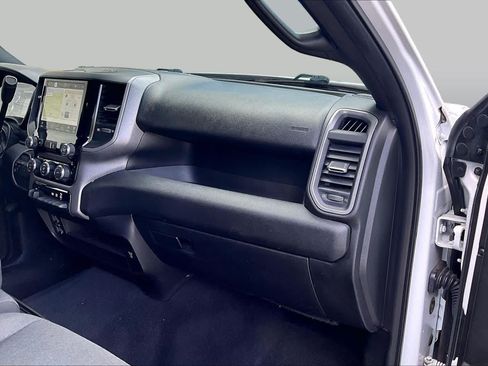 Used 2024 RAM 2500 Tradesman w/ Chrome Appearance Group AWD/4WD image 18