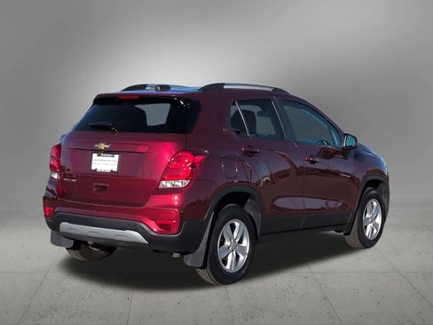 Used 2022 Chevrolet Trax LT w/ LT Convenience Package image 6