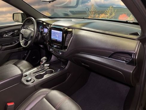Used 2023 Chevrolet Traverse RS image 72