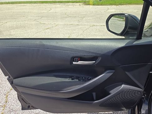 Used 2020 Toyota Corolla LE FWD image 17