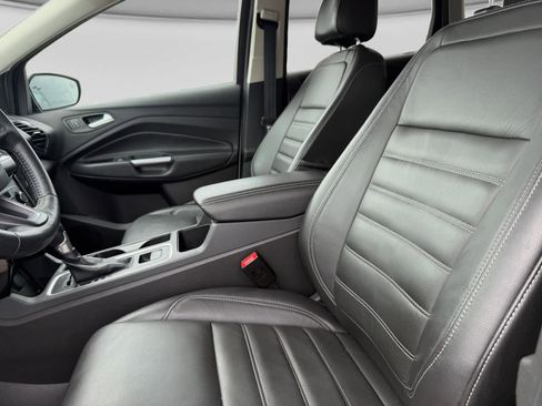 Used 2017 Ford Escape Titanium FWD image 10