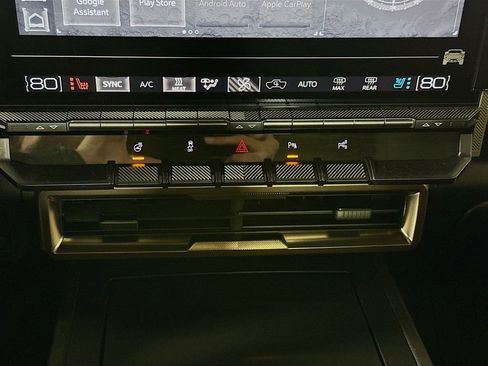 Used 2025 GMC Hummer EV 2X image 17