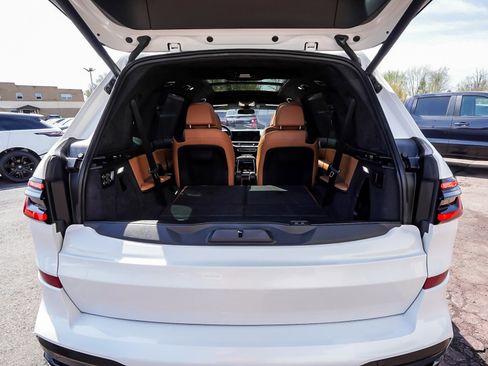 Used 2024 BMW X7 xDrive40i w/ M Sport Package AWD/4WD image 54