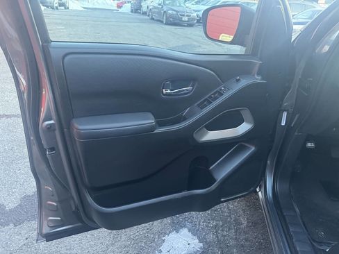Used 2022 Nissan Frontier SV image 24