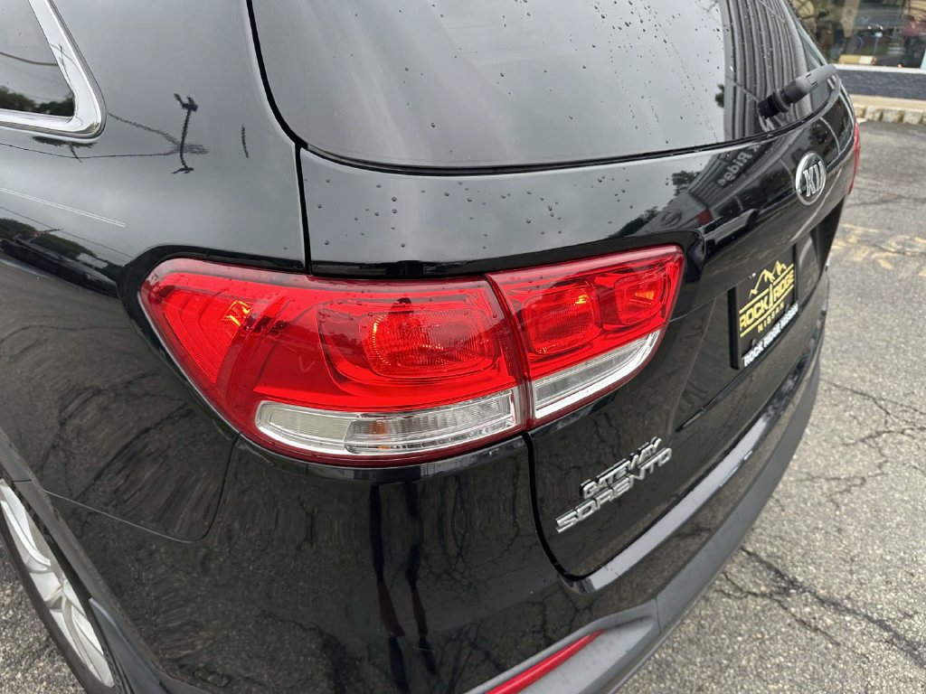 Used 2018 Kia Sorento AWD image 10