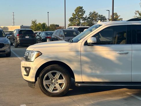 Used 2020 Ford Expedition XLT w/ Equipment Group 202A RWD image 7