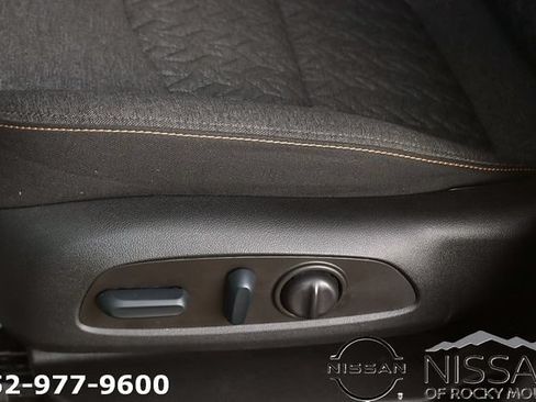 Used 2022 Chevrolet Equinox LT FWD image 16