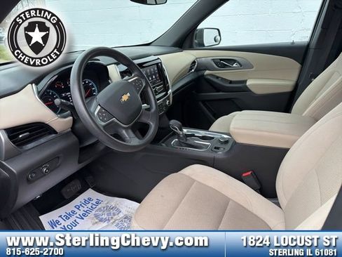 Used 2023 Chevrolet Traverse LS image 10