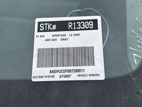 Used 2024 Kia Sportage LX AWD/4WD image 4