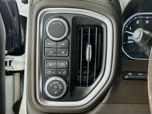 Used 2019 GMC Sierra 1500 Denali w/ Denali Ultimate Package AWD/4WD image 11
