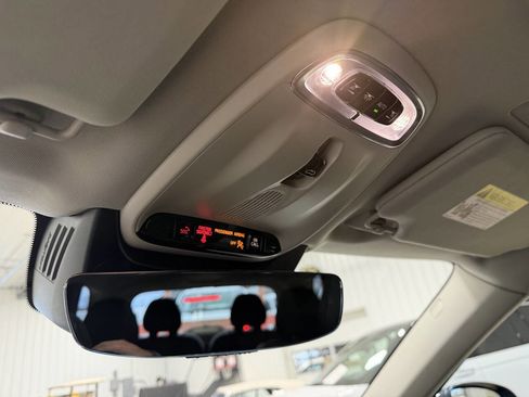 Used 2022 Volvo XC90 T8 Inscription image 6