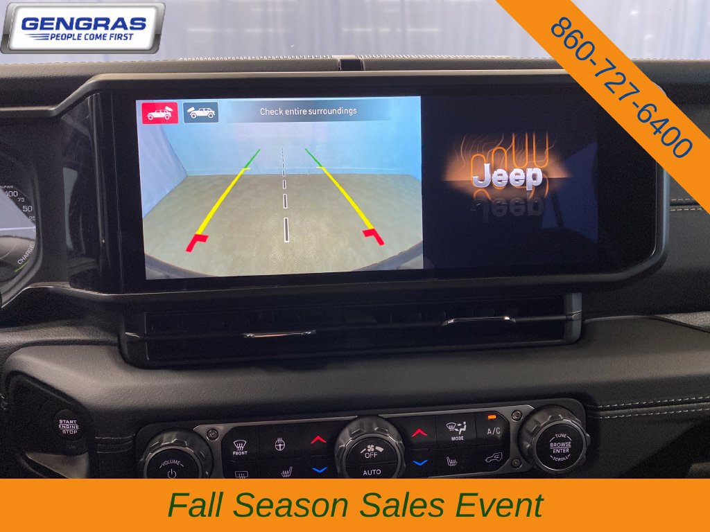 Used 2024 Jeep Wrangler Unlimited Sahara w/ Technology Group AWD/4WD image 19