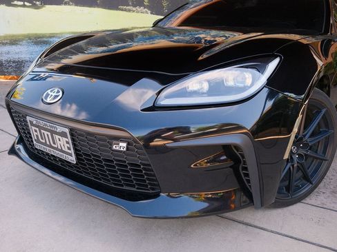 Used 2023 Toyota GR86 Premium w/ ALL Weather Mat Package (TMS) RWD image 8