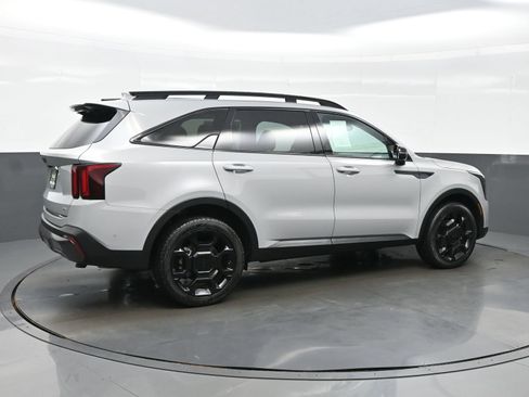 Used 2025 Kia Sorento SX AWD/4WD image 8
