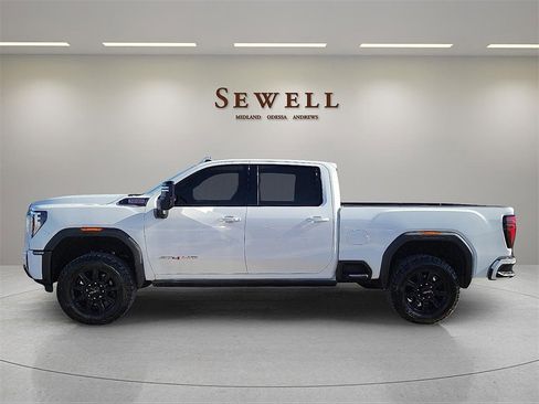 Used 2024 GMC Sierra 2500 AT4 w/ AT4 Preferred Package image 2