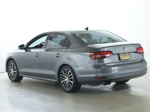 Used 2016 Volkswagen Jetta Sport image 5