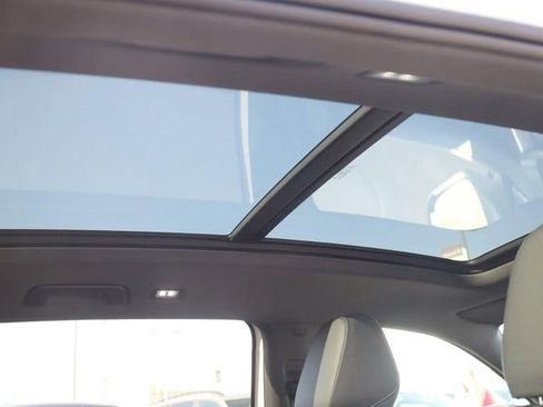 New 2026 Volkswagen Tiguan SE R-Line image 22