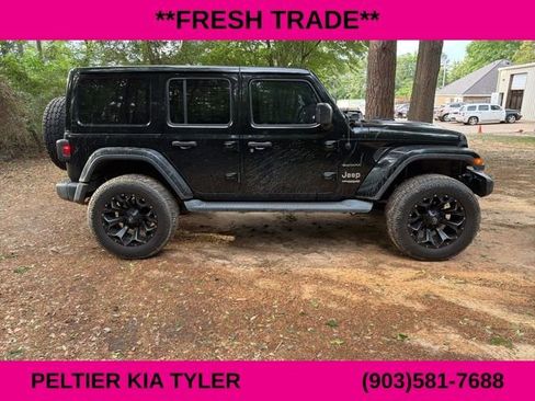 Used 2018 Jeep Wrangler Unlimited Sahara image 13