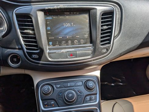 Used 2015 Chrysler 200 Limited w/ Convenience Group FWD image 22