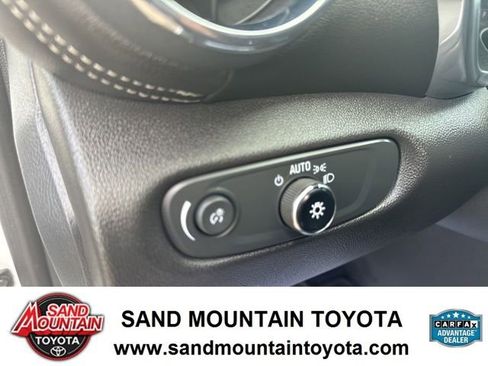 Used 2023 Chevrolet Blazer LT image 15