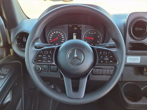 Used 2024 Mercedes-Benz Sprinter 2500 image 21