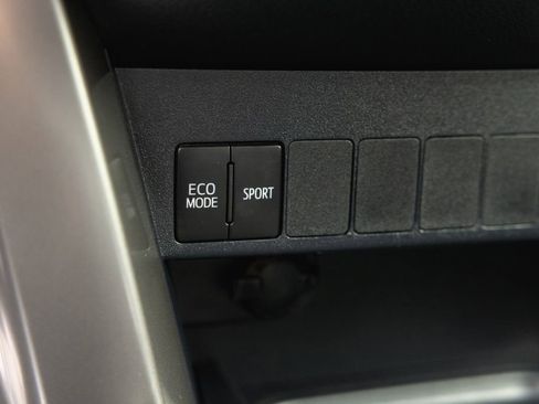Used 2018 Toyota RAV4 XLE w/ All Weather Liner Package FWD image 20