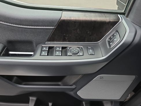 Used 2023 Ford F250 Lariat w/ Tow Technology Package image 28