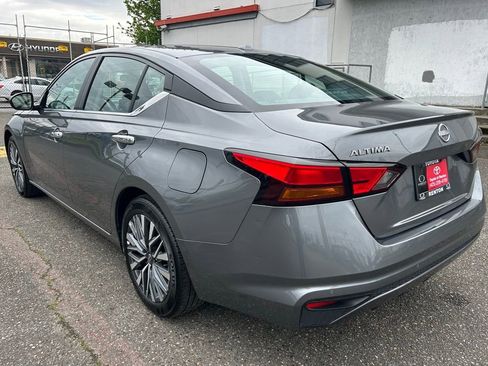 Used 2025 Nissan Altima 2.5 SV FWD image 7