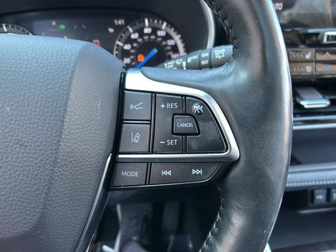 Used 2021 Toyota Highlander Platinum AWD/4WD image 29
