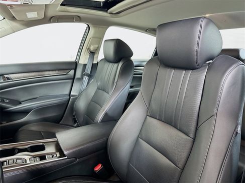 Certified 2022 Honda Accord Touring image 8