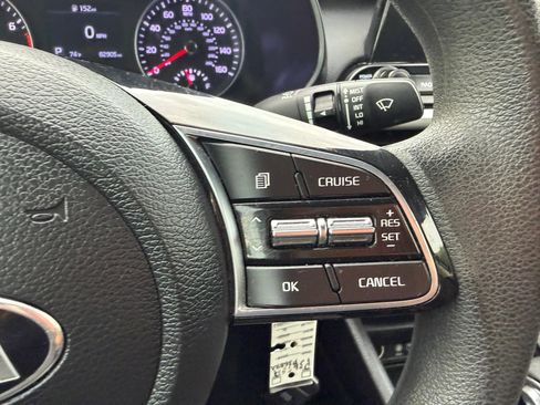 Used 2019 Kia Forte LXS FWD image 14