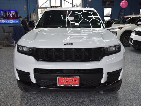 Used 2024 Jeep Grand Cherokee L Laredo AWD/4WD image 10