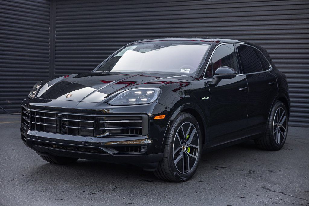 Certified 2025 Porsche Cayenne E-Hybrid AWD/4WD image 1