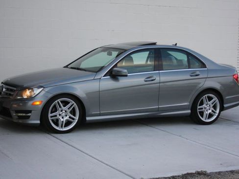 Used 2013 Mercedes-Benz C 300 Sport image 15