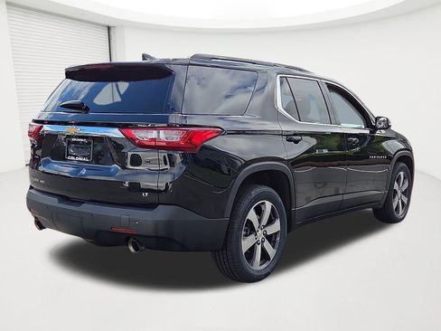Used 2019 Chevrolet Traverse LT w/ LT Premium Package image 4